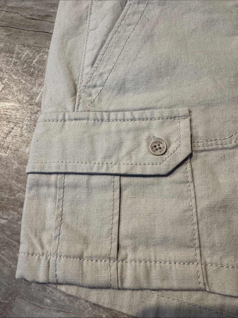 Calvin Klein Women's Cargo Shorts in Light Beige - Picture 6 of 7